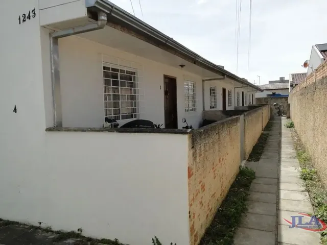 Casa 2 quartos e 1 banheiro, para alugar, no bairro Guaraituba em Colombo