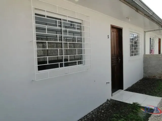 Casa 2 quartos e 1 banheiro, para alugar, no bairro Guaraituba em Colombo