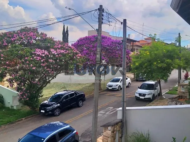 Casa com 303m² 3 quartos e 5 banheiros, à venda, no bairro Roncáglia em Valinhos