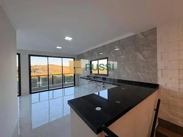 Casa 3 quartos e 4 banheiros, à venda, no bairro Caçapava Velha em Caçapava