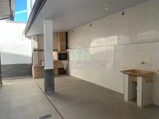 Casa com 250m² 3 quartos e 1 banheiro, à venda ou para alugar, no bairro Jardim Morumby em Taubaté