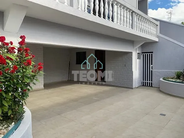 Casa com 250m² 3 quartos e 1 banheiro, à venda ou para alugar, no bairro Jardim Morumby em Taubaté