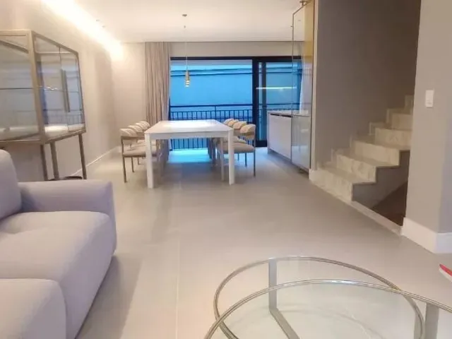 Casa 3 quartos e 6 banheiros, à venda, no bairro Ahú em Curitiba