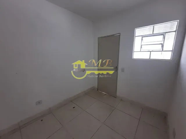 Casa 2 quartos e 1 banheiro, para alugar, no bairro Vila Aeroporto em Campinas