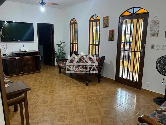 Casa com 525m² 3 quartos e 3 banheiros, à venda, no bairro Prainha em Caraguatatuba