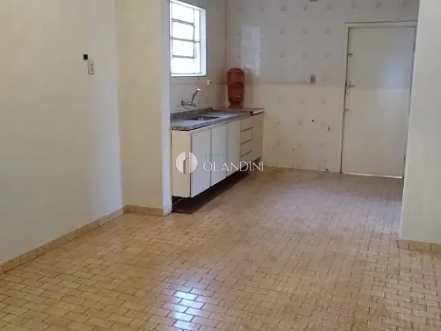 Casa com 300m² 2 quartos e 1 banheiro, à venda, no bairro Centro em Artur Nogueira