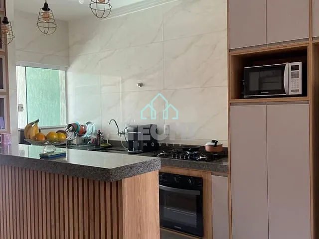 Casa 2 quartos e 2 banheiros, à venda, no bairro Residencial Portal da Mantiqueira em Taubaté