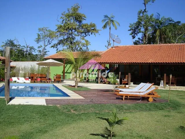 Casa com 2081m² 8 quartos e 9 banheiros, à venda, no bairro Bairro de Camburi em São Sebastião