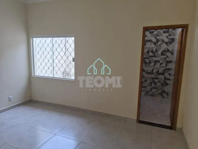 Casa 3 quartos e 2 banheiros, para alugar, no bairro Centro em Taubaté