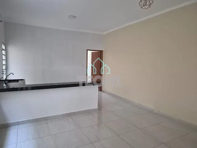 Casa 3 quartos e 2 banheiros, para alugar, no bairro Centro em Taubaté