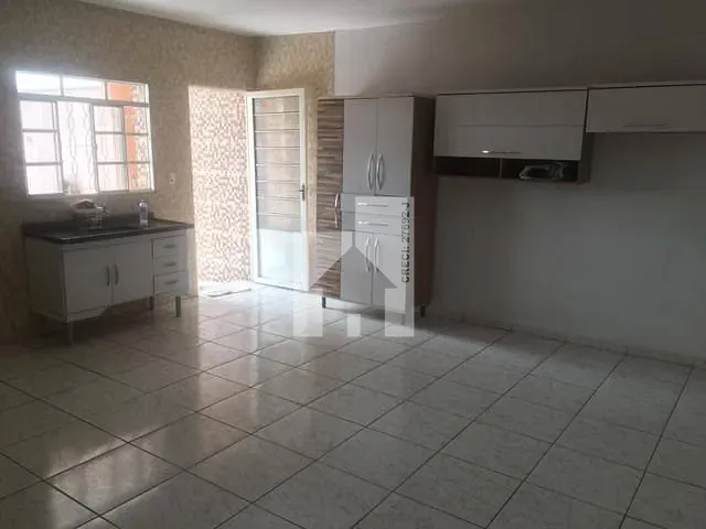 Casa com 265m² 3 quartos e 2 banheiros, à venda, no bairro Jardim Estádio em Jundiaí