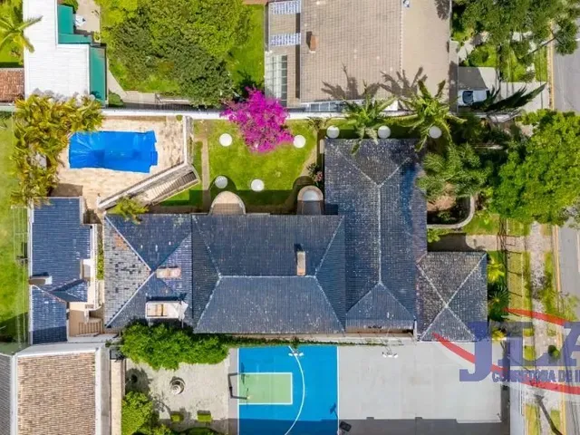Casa com 1200m² 5 quartos e 9 banheiros, à venda, no bairro São Lourenço em Curitiba