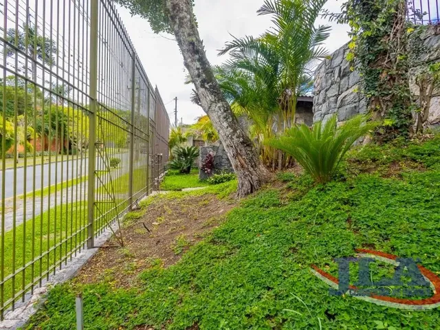 Casa com 1200m² 5 quartos e 9 banheiros, à venda, no bairro São Lourenço em Curitiba