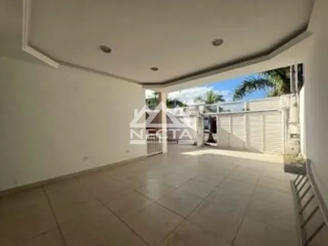Casa com 375m², à venda, no bairro Martim de Sá em Caraguatatuba