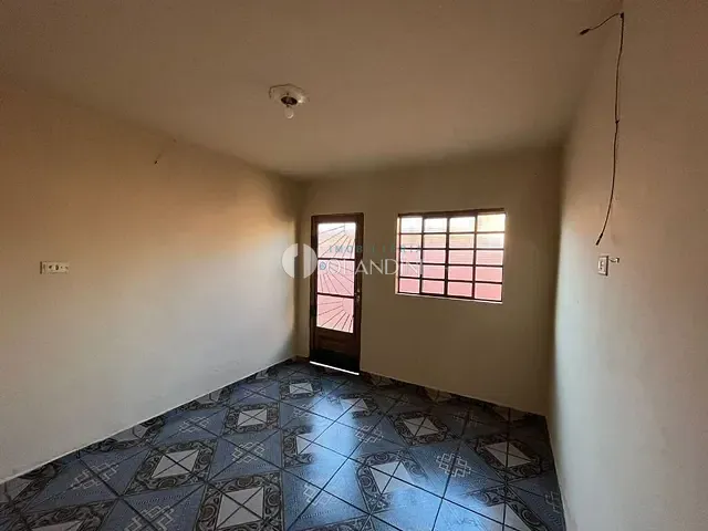 Casa com 200m² 2 quartos e 1 banheiro, à venda ou para alugar, no bairro Itamaraty em Artur Nogueira