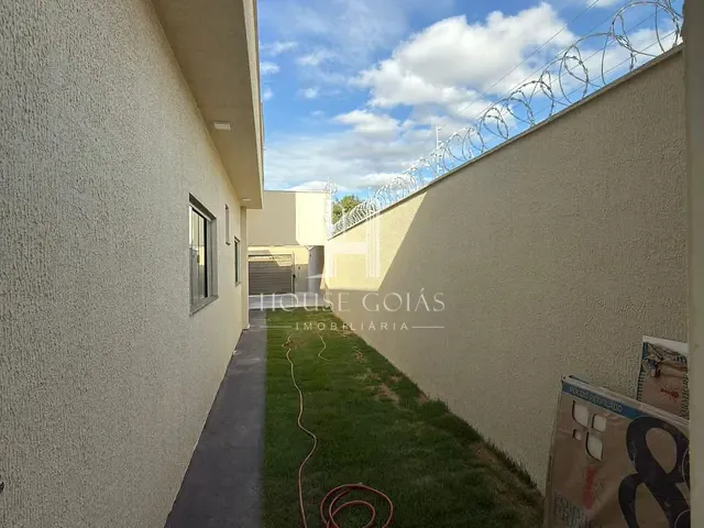Casa com 273m² 3 quartos e 2 banheiros, à venda, no bairro Vila Oliveira em Aparecida de Goiânia