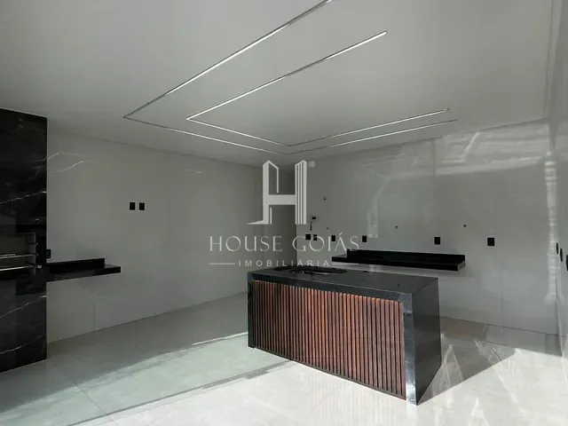 Casa com 273m² 3 quartos e 2 banheiros, à venda, no bairro Vila Oliveira em Aparecida de Goiânia