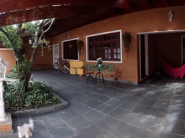 Casa com 250m² 4 quartos e 3 banheiros, à venda, no bairro Urbanova I em São José dos Campos