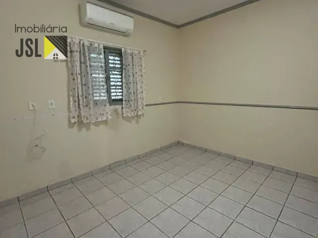 Casa com 125m² 2 quartos e 2 banheiros, para alugar, no bairro Jardim Primavera em Caçapava