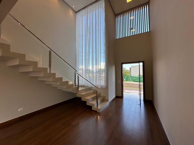 Foto do Casa - Seu Novo Lar Espera por Você! Sobrado dos Sonhos com Piscina Privativa e projeto único, em Condomínio Fechado! 🌟 | Londrina Cred Imóveis