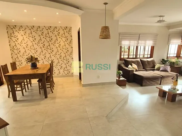 Casa 3 quartos e 5 banheiros, à venda, no bairro Urbanova em São José dos Campos