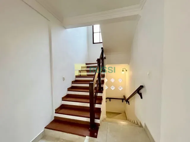 Casa 3 quartos e 5 banheiros, à venda, no bairro Urbanova em São José dos Campos