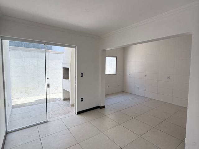 Casa com 250m² 3 quartos e 3 banheiros, à venda, no bairro Camaquã em Porto Alegre