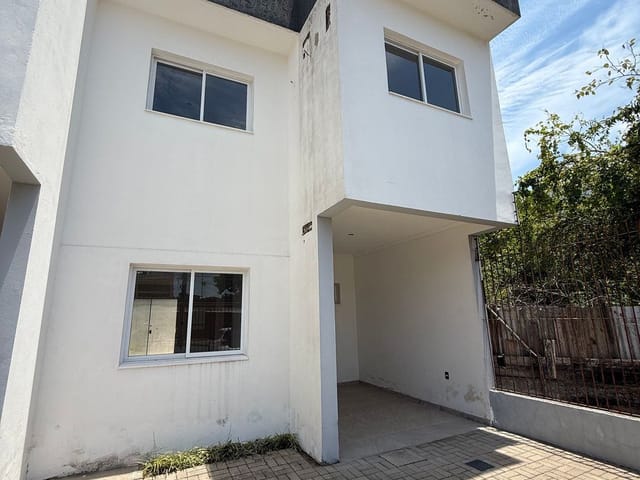 Casa com 250m² 3 quartos e 3 banheiros, à venda, no bairro Camaquã em Porto Alegre