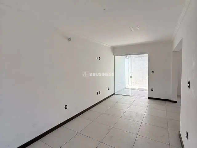 Casa com 250m² 3 quartos e 3 banheiros, à venda, no bairro Camaquã em Porto Alegre