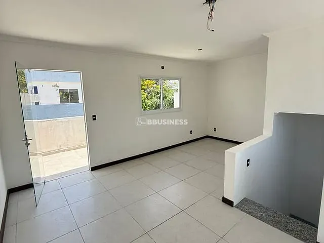 Casa com 250m² 3 quartos e 3 banheiros, à venda, no bairro Camaquã em Porto Alegre