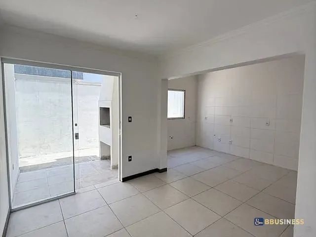 Casa com 250m² 3 quartos e 3 banheiros, à venda, no bairro Camaquã em Porto Alegre