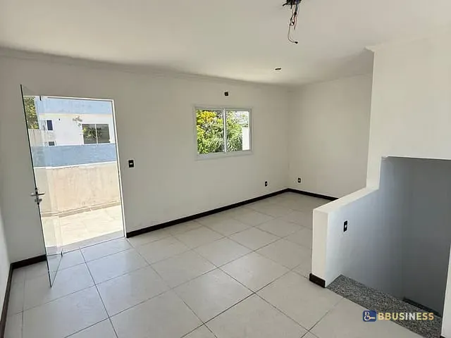 Casa com 250m² 3 quartos e 3 banheiros, à venda, no bairro Camaquã em Porto Alegre
