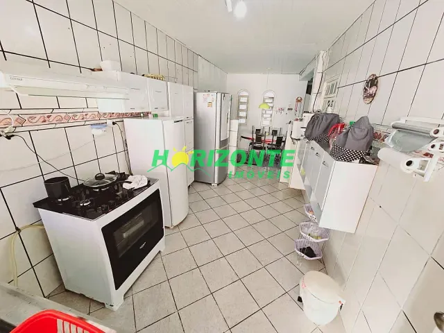 Casa com 235m² 3 quartos e 2 banheiros, à venda, no bairro Parque Industrial em São José dos Campos