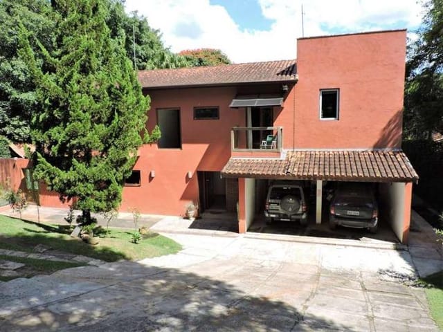 Casa com 1500m² 4 quartos e 5 banheiros, à venda, no bairro Paisagem Renoir em Cotia