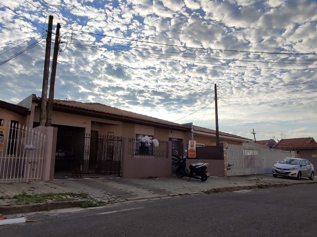 Casa à Venda, 3 Suítes, Próximo ao Colégio Sagrada Família na Vila Jardim Florença