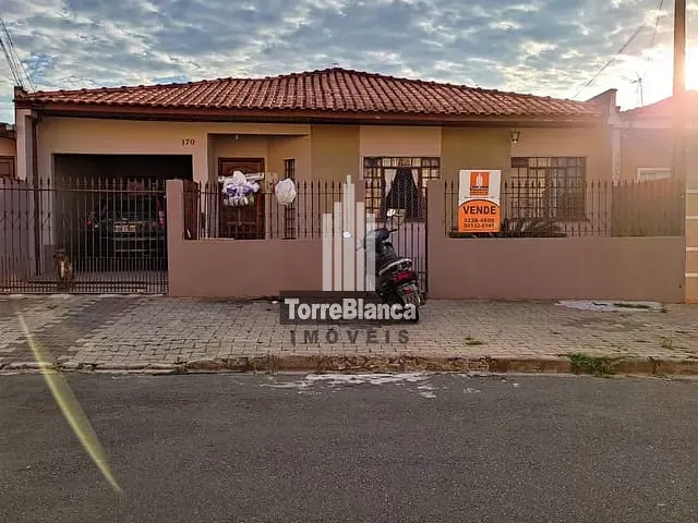 Casa com 191m² 4 quartos e 1 banheiro, à venda, no bairro Uvaranas em Ponta Grossa