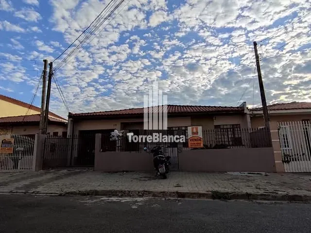 Casa com 191m² 4 quartos e 1 banheiro, à venda, no bairro Uvaranas em Ponta Grossa