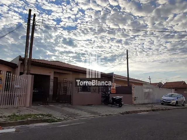 Casa com 191m² 4 quartos e 1 banheiro, à venda, no bairro Uvaranas em Ponta Grossa