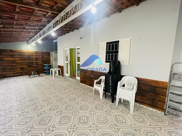 Casa com 250m² 2 quartos e 1 banheiro, à venda, no bairro Jardim Satélite em São José dos Campos