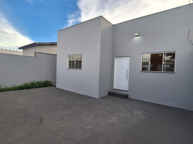 Casa com 200m² 2 quartos e 2 banheiros, à venda, no bairro Loteamento Residencial e Comercial Araguaia em Pindamonhangaba
