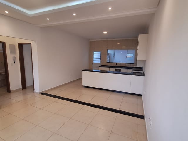 Casa com 200m² 2 quartos e 2 banheiros, à venda, no bairro Loteamento Residencial e Comercial Araguaia em Pindamonhangaba