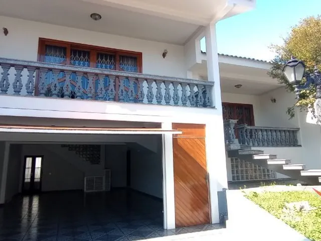 Casa com 600m² 4 quartos e 5 banheiros, à venda, no bairro Boa Vista em Curitiba