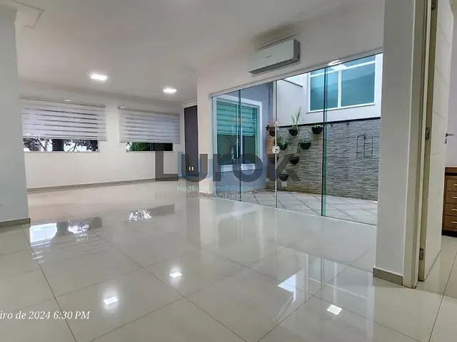 Casa com 300m² 3 quartos e 4 banheiros, à venda, no bairro Condomínio Vivenda das Cerejeiras em Valinhos