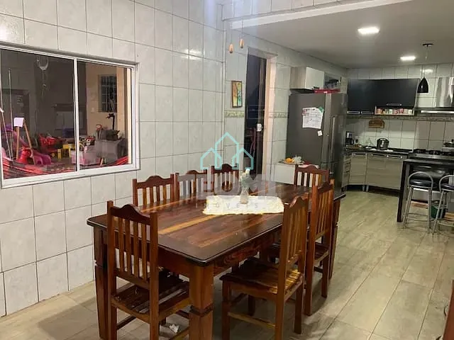 Sobrado com 250m² 4 quartos e 2 banheiros, à venda, no bairro Jardim Sonia Maria em Taubaté