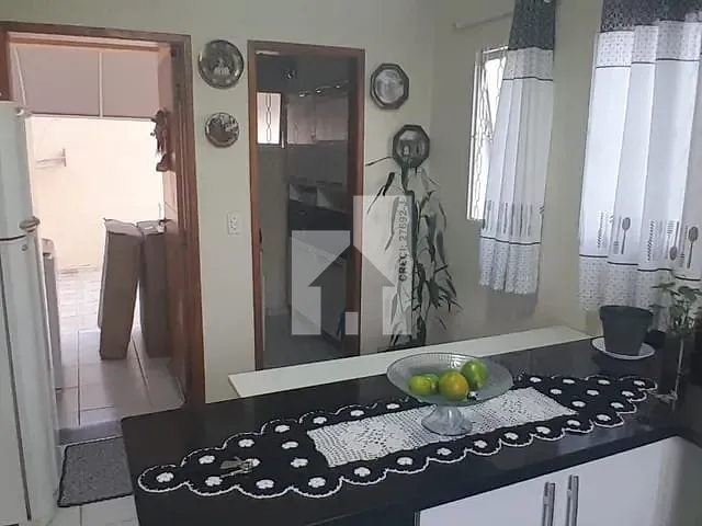 Casa com 250m² 3 quartos e 4 banheiros, à venda, no bairro Jardim São Vicente em Jundiaí