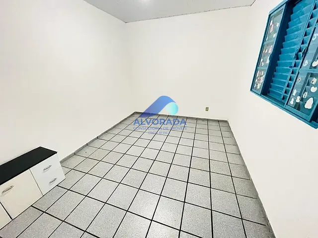 Casa com 250m² 2 quartos e 1 banheiro, à venda, no bairro Jardim Satélite em São José dos Campos