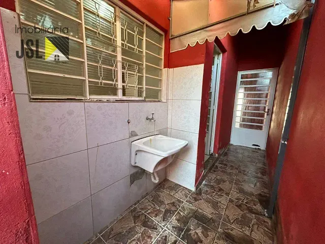 Casa com 125m² 3 quartos e 1 banheiro, à venda, no bairro Vila Menino Jesus em Caçapava