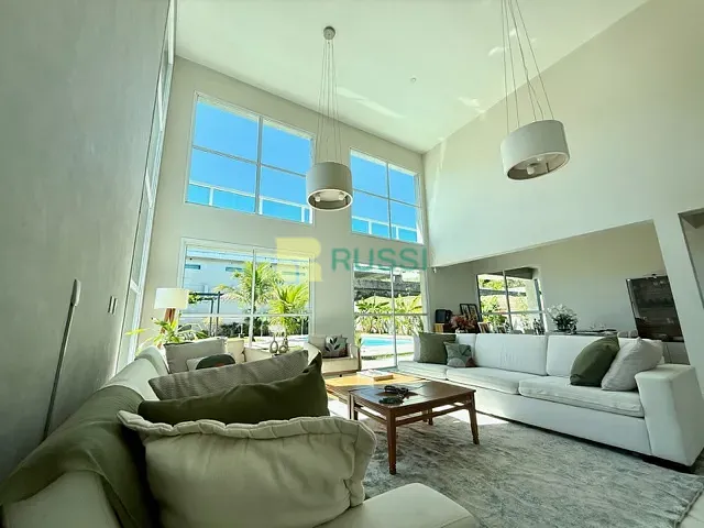 Casa com 1000m² 3 quartos e 5 banheiros, à venda, no bairro Condomínio Residencial Mirante do Vale em Jacareí