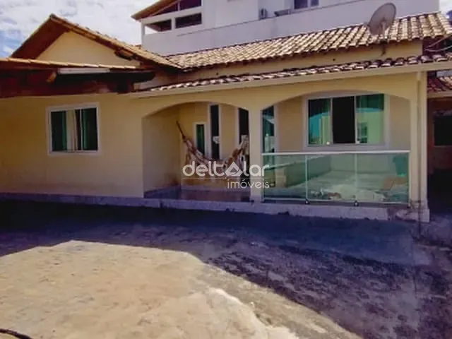 Casa com 260m² 4 quartos e 3 banheiros, à venda, no bairro Santa Mônica em Belo Horizonte