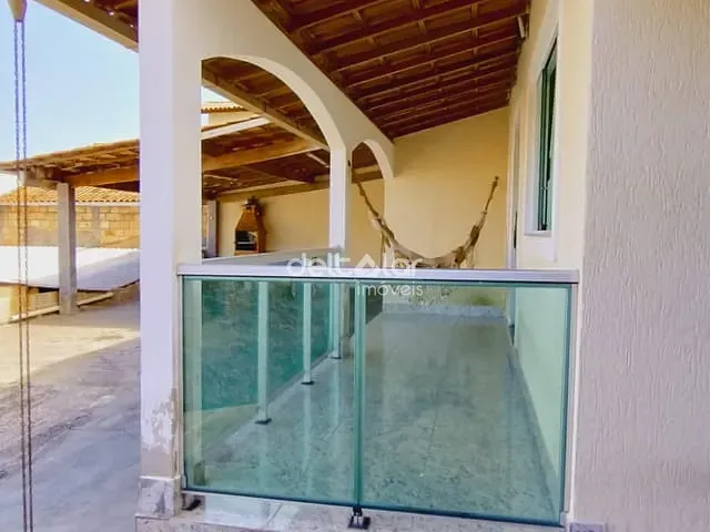 Casa com 260m² 4 quartos e 3 banheiros, à venda, no bairro Santa Mônica em Belo Horizonte